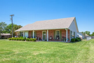 1021 W Oak St, Stroud, OK 74079