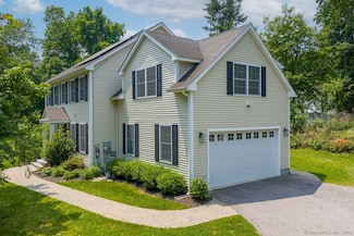 158 New London Rd, Groton, CT 06340