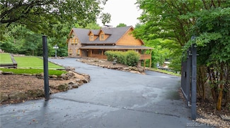 1624 W Kays Point Rd, Lake Ozark, MO 65049