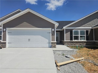 8162 Timber Ln NE Unit 403, New Salisbury, IN 47161