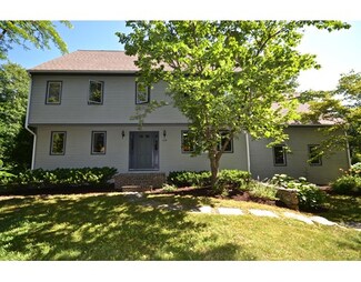 619 Front St, Marion, MA 02738