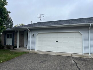 6459 Leisure Creek Dr SE, Caledonia, MI 49316