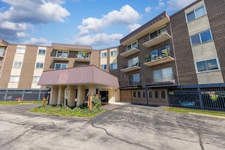 9820 S Pulaski Rd Unit 213, Oak Lawn, IL 60453