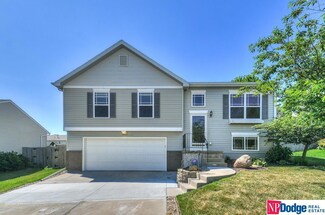16133 Willow St, Omaha, NE 68136