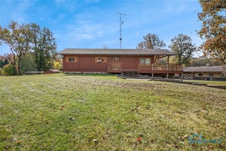 10025 Old State Line Rd, Holland, OH 43528