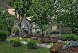 10 Greenwich Ave, Central Valley, NY 10917