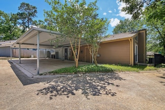 32 April Village, Montgomery, TX 77356