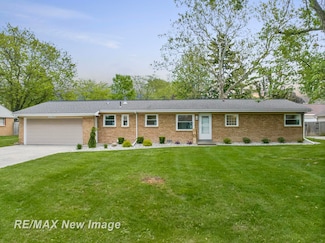 1790 Seminole Ln, Saginaw, MI 48638