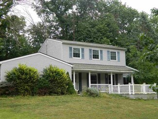 604 E Pink Magnolia Dr, Warsaw, IN 46580
