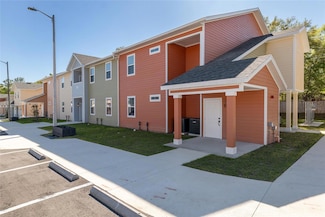 1581 NW 29 Rd Unit 6, Gainesville, FL 32605