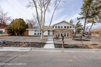 5603 Lee Ln, Farmington, NM 87402