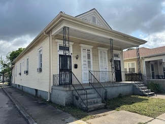 8537 Apricot St, New Orleans, LA 70118