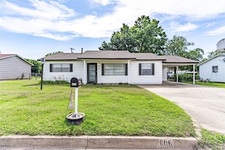 606 N Cedar Ave, Stroud, OK 74079