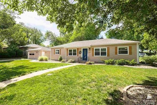 1921 Pierre St, Manhattan, KS 66502