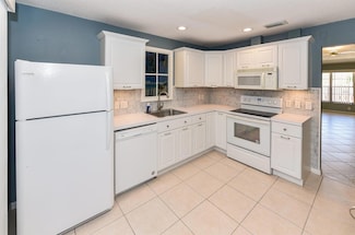 7914 SE Villa Cir, Hobe Sound, FL 33455