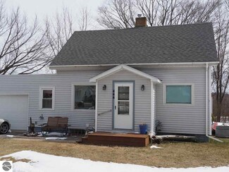 444 Lincoln Ave, Elberta, MI 49628