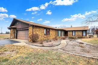 5272 N Graham Rd, Whiteland, IN 46184