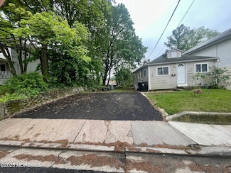 96 Center Ave, Leonardo, NJ 07737