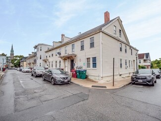 52 Cork St, Lowell, MA 01854