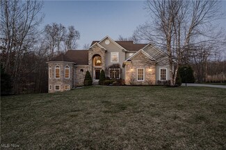 6635 Cummings Ct, Solon, OH 44139