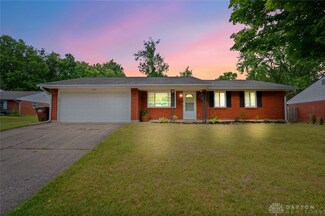 2512 Pinegrove Dr, Dayton, OH 45449