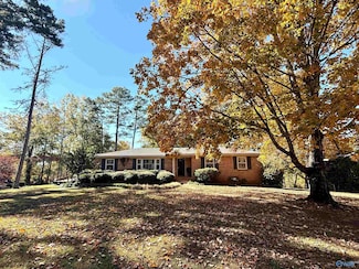 121 Merit Cir, Gadsden, AL 35901