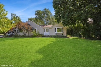 715 Greenwood Rd, Glenview, IL 60025