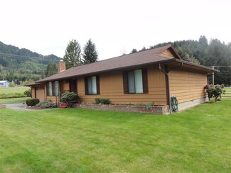 498 Cherry Ln, Morton, WA 98356