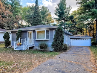 W8643 Adams Beach Dr, Clintonville, WI 54929