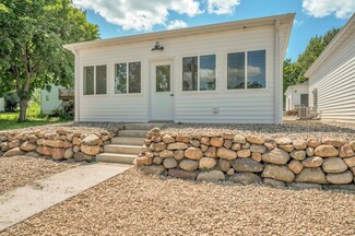 1503 Erie Ave, Spirit Lake, IA 51360
