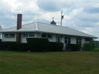 1094 Airport Rd, Mercer, PA 16137