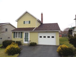 34 4th St, Cairnbrook, PA 15924
