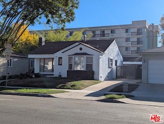 3966 S Victoria Ave, Los Angeles, CA 90008