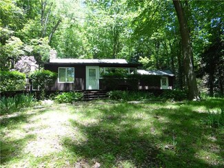 448 Ankney Hill Rd, Acme, PA 15610