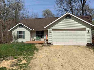 8804 W Town Line Rd, Forreston, IL 61030