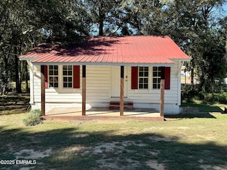 319 Range Ave, Philadelphia, MS 39350