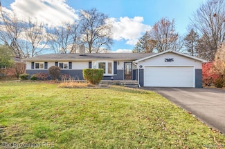 2468 Ketzler Dr, Flint, MI 48507