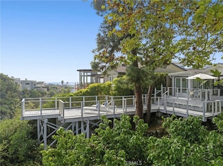 550 Hazel Dr, Corona Del Mar, CA 92625