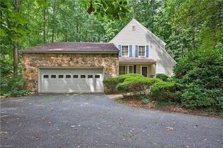 4004 Hiddenwood Ct, Greensboro, NC 27407