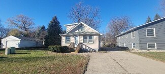 705 N 4th St, Marshall, MN 56258