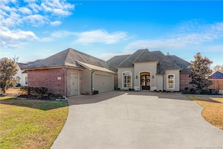 1215 Rue Blakeney, Moss Bluff, LA 70611