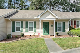 6814 Fairpoint Ct, Raleigh, NC 27613