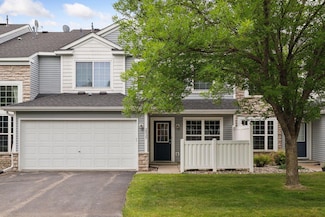 2839 Coach Ct, Chanhassen, MN 55317
