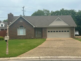 218 Westmeade Cir, Florence, AL 35630