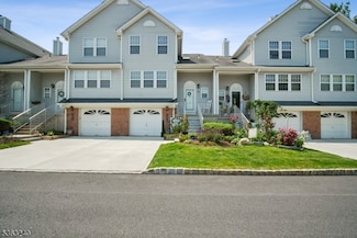182 Durham Ct, Hackettstown, NJ 07840
