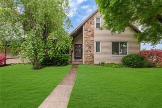 907 3rd St, Baden, PA 15005