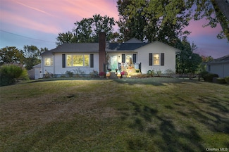 22 Echo Ln, Newburgh, NY 12550