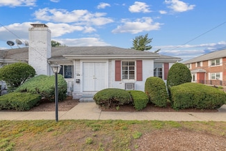 176 River St, Waltham, MA 02453