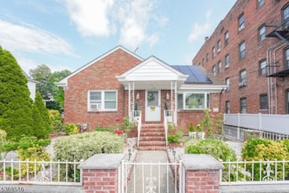 122 Autumn St, Passaic, NJ 07055