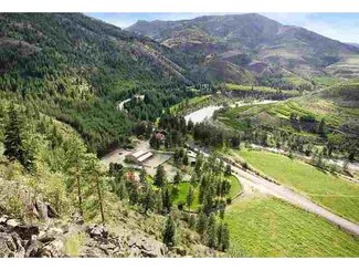 563 Highway 153, Pateros, WA 98846